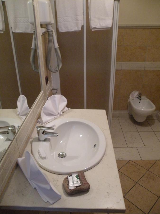Hotel Ristorante Il Pirata San Vito di Leguzzano المظهر الخارجي الصورة