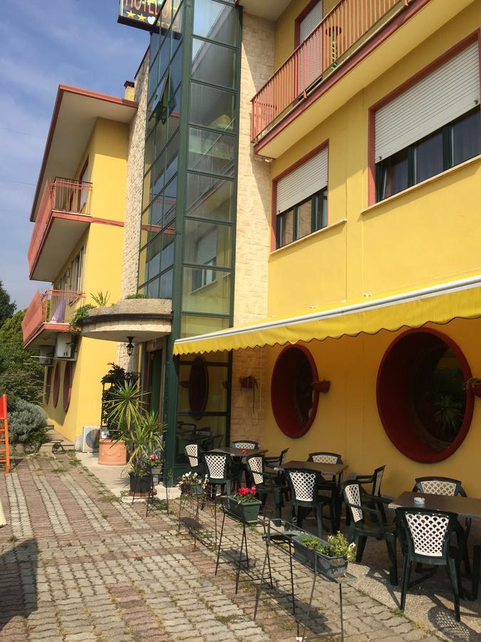 Hotel Ristorante Il Pirata San Vito di Leguzzano المظهر الخارجي الصورة